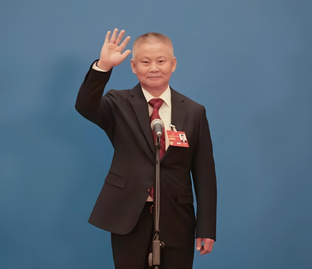 “国家卓越工程师“称号获得者万步炎